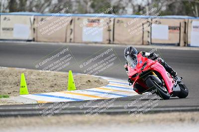 media/Apr-18-2025-TrackDaz (Fri) [[45f5874c44]]/B Group/Session 4 (Turn 6 - Outside)/